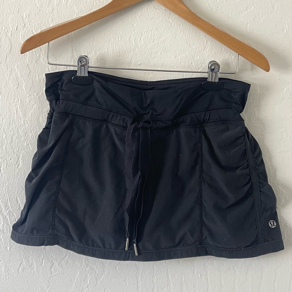 lululemon athletica Black Athletic Skort with Drawstring Waist